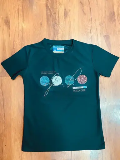 Black t-shirt